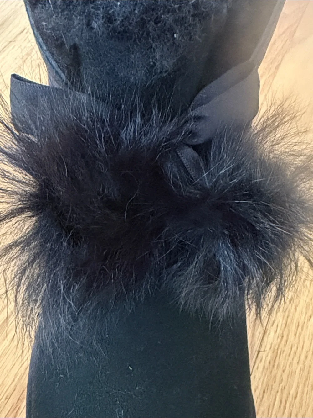 NIB~Women’s Size 9 UGG Gita Pom Pom’s Black Ankle Suede Boot W/Black Bow Accent